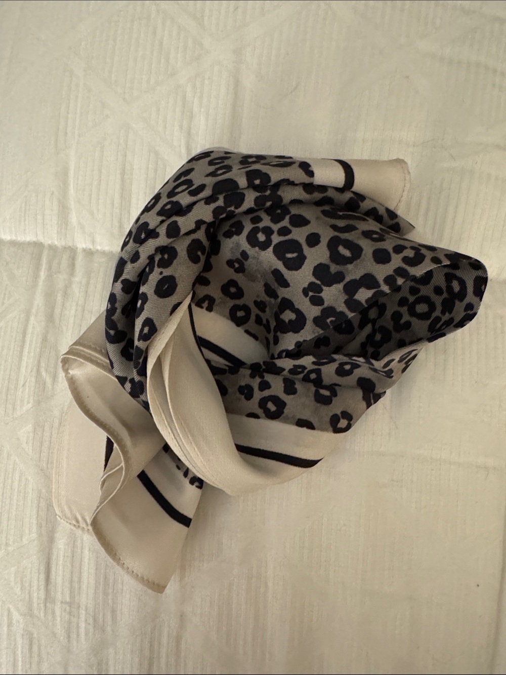 NWT Micro Leopard Neckerchief - Picture 5 of 5